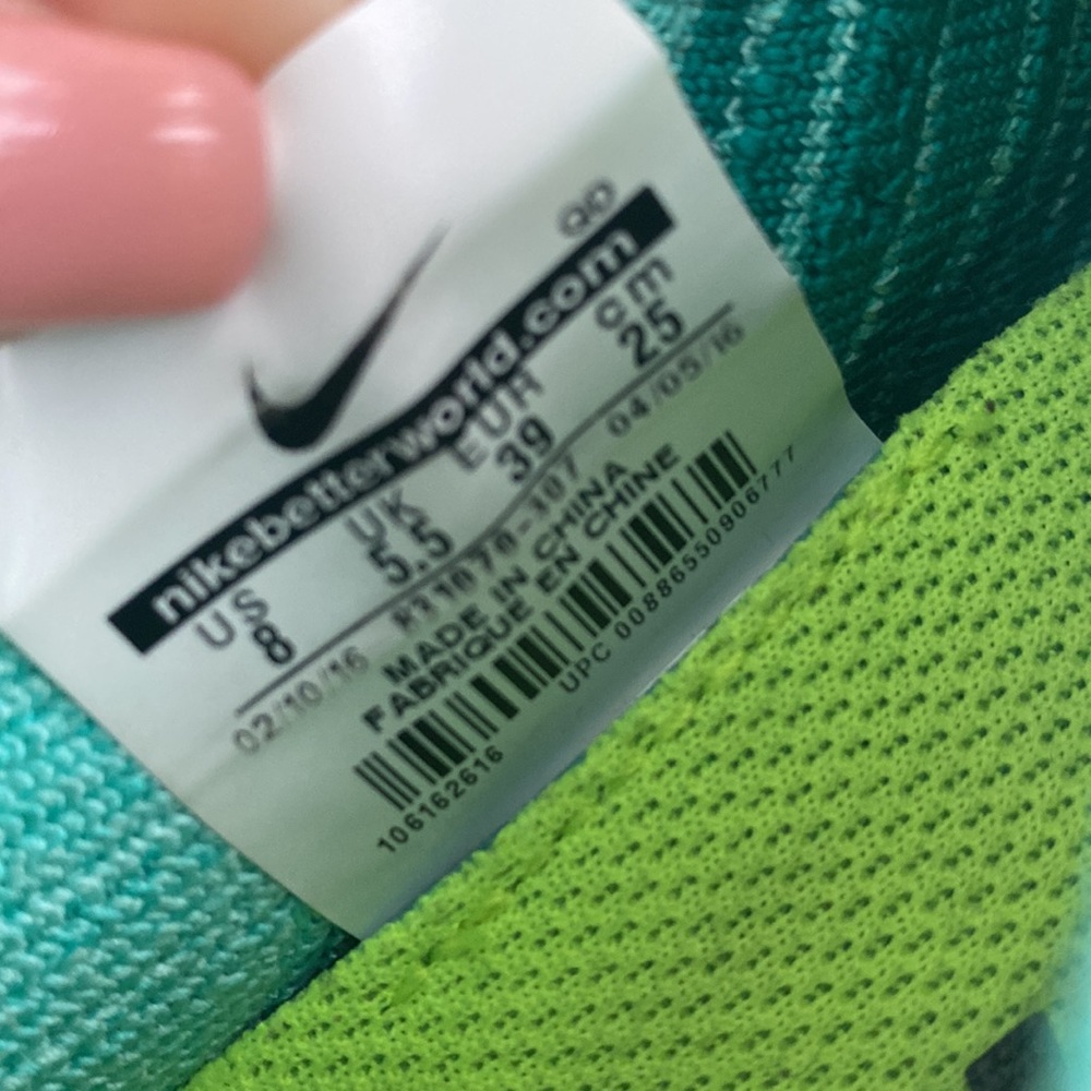 Nike Sneakers - Picture 4 of 4